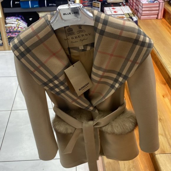 Burberry wool jacket with fur on pockets, size S - Picture 1 of 1